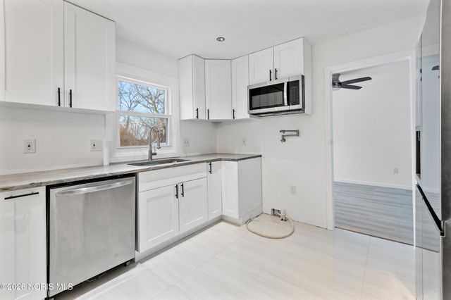 14590 Liberty Hi Road, Bowling Green, OH 43402