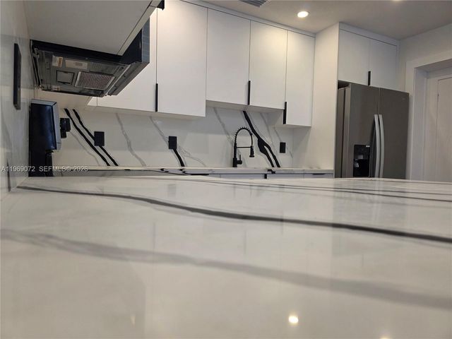 2520 NW 108th St, Miami, FL 33167