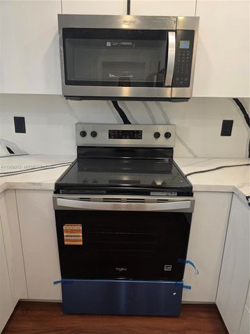 2520 NW 108th St, Miami, FL 33167