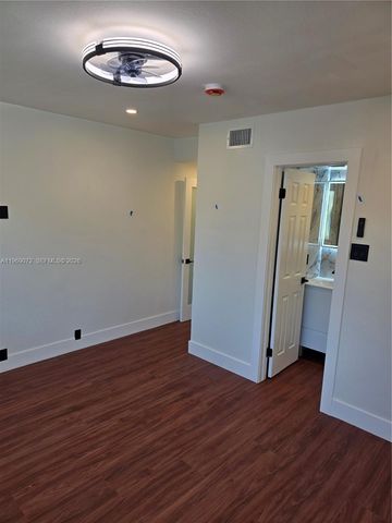 2520 NW 108th St, Miami, FL 33167