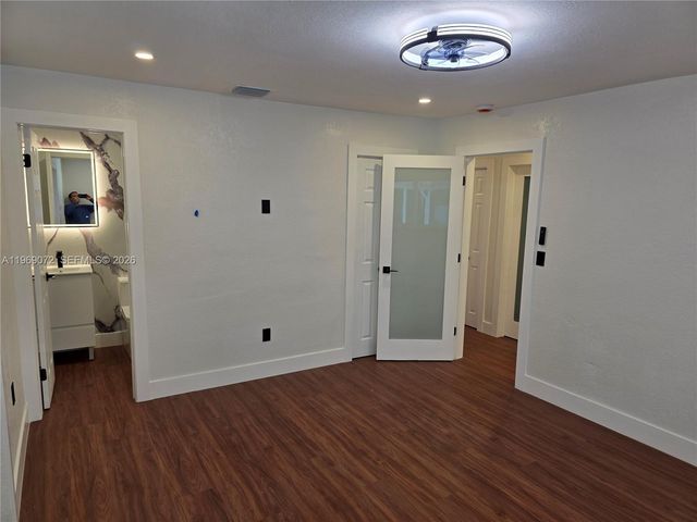 2520 NW 108th St, Miami, FL 33167