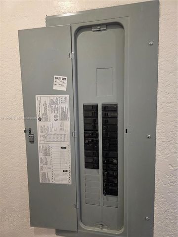 2520 NW 108th St, Miami, FL 33167