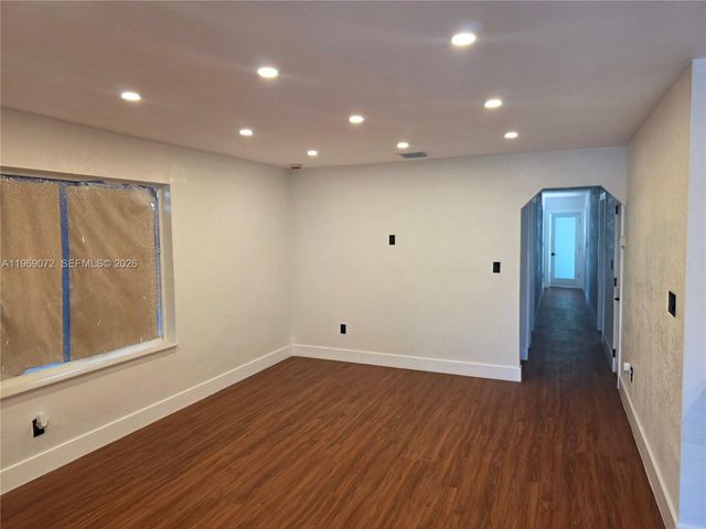 2520 NW 108th St, Miami, FL 33167