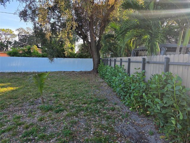 2520 NW 108th St, Miami, FL 33167