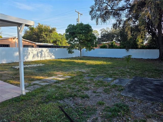 2520 NW 108th St, Miami, FL 33167