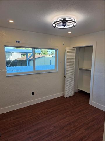 2520 NW 108th St, Miami, FL 33167