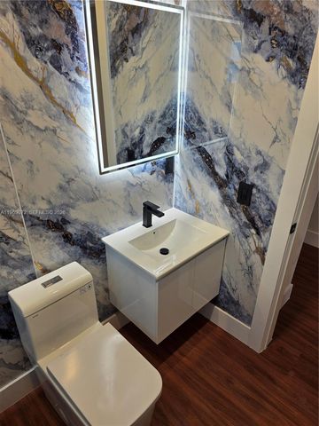 2520 NW 108th St, Miami, FL 33167