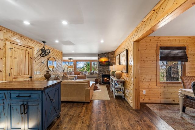 240 Mountain View Court, Ellijay, GA 30536