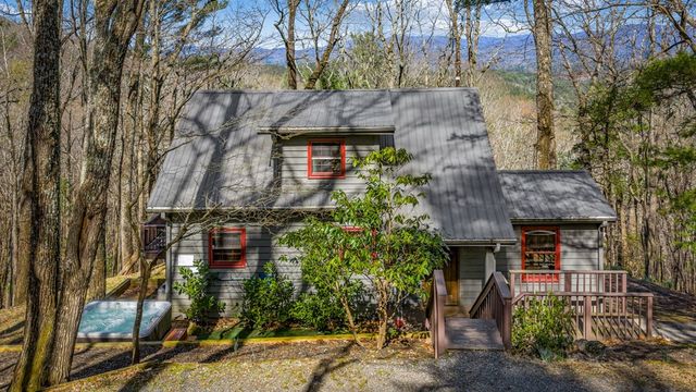 240 Mountain View Court, Ellijay, GA 30536