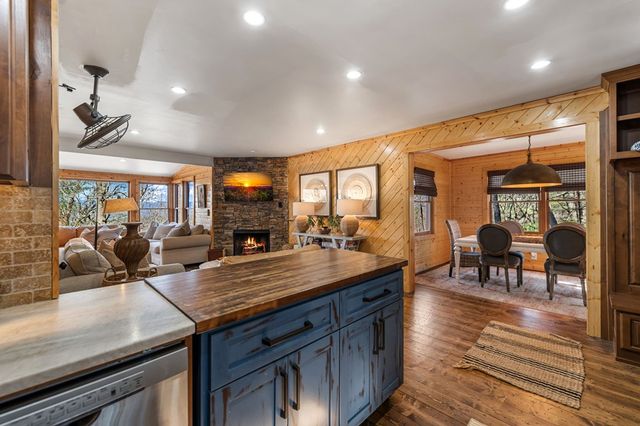 240 Mountain View Court, Ellijay, GA 30536