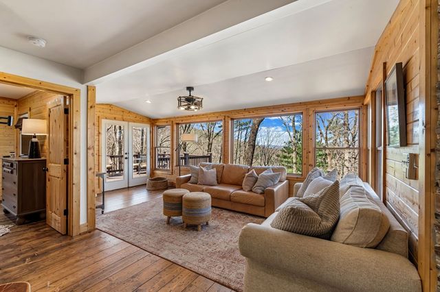 240 Mountain View Court, Ellijay, GA 30536