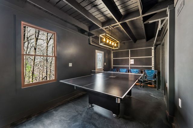 240 Mountain View Court, Ellijay, GA 30536