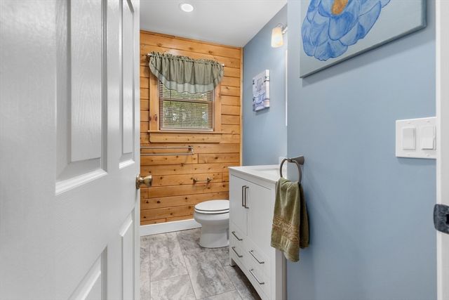 81 S Meadow Rd, Carver, MA 02330