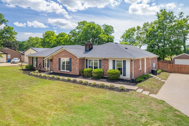 804 Redwood Cir, Columbia, TN 38401