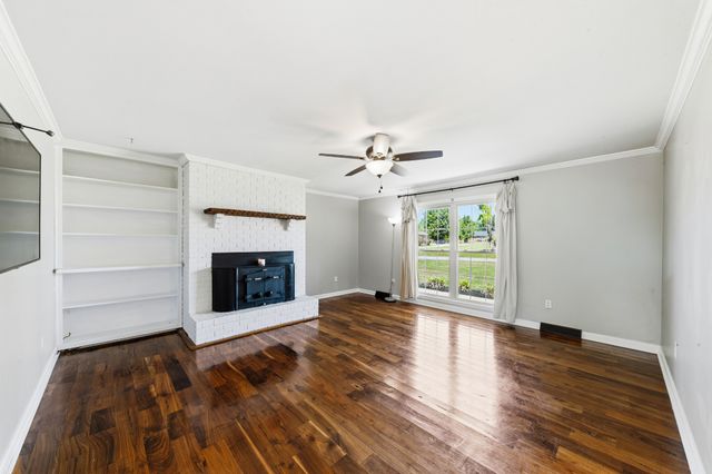 804 Redwood Cir, Columbia, TN 38401