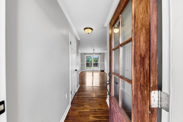 804 Redwood Cir, Columbia, TN 38401