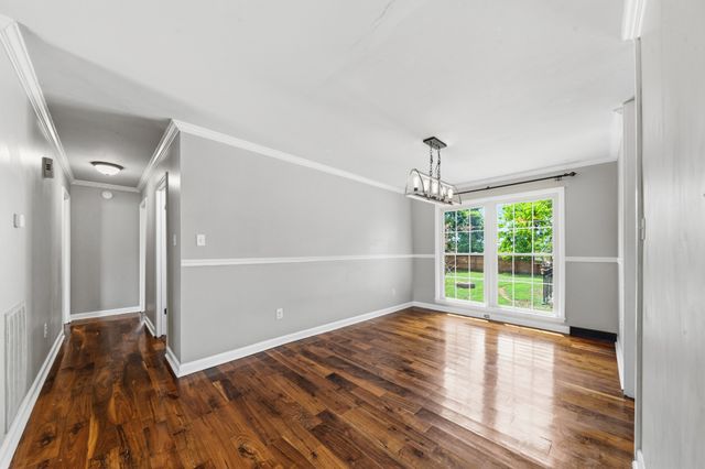 804 Redwood Cir, Columbia, TN 38401