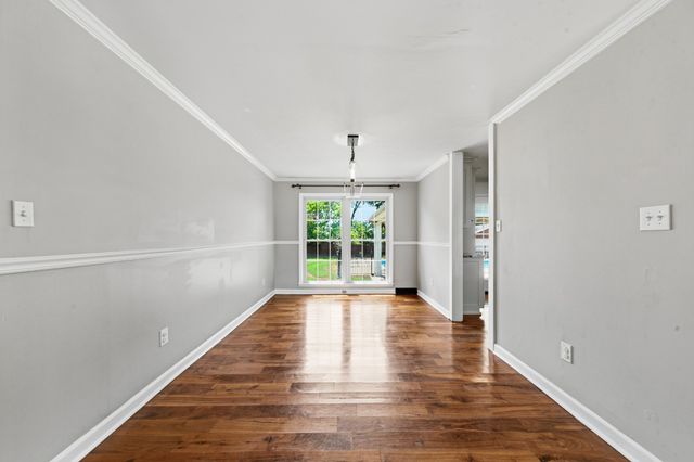 804 Redwood Cir, Columbia, TN 38401