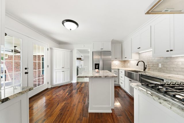 804 Redwood Cir, Columbia, TN 38401