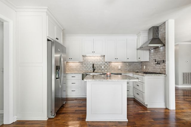 804 Redwood Cir, Columbia, TN 38401
