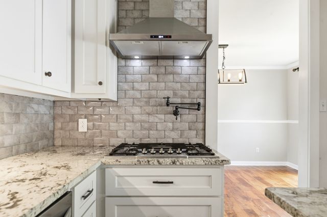 804 Redwood Cir, Columbia, TN 38401