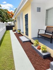 1723 Wiley Street N, Hollywood, FL 33020