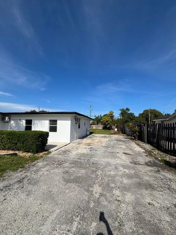 328 Urquhart Street, Lake Worth Beach, FL 33461