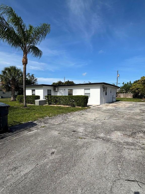 328 Urquhart Street, Lake Worth Beach, FL 33461