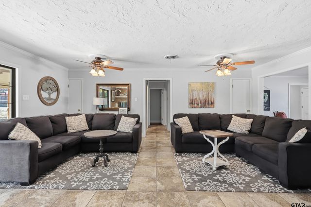 306 Dellwood Drive, Mount Pleasant, TX 75455