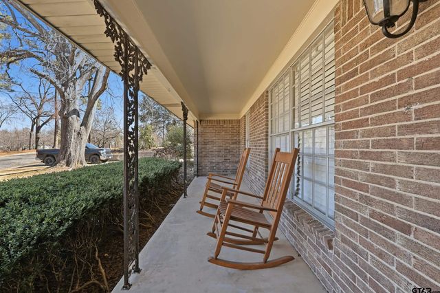 306 Dellwood Drive, Mount Pleasant, TX 75455