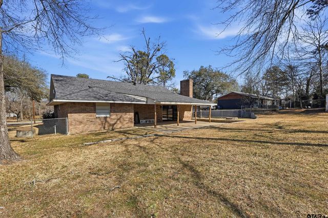 306 Dellwood Drive, Mount Pleasant, TX 75455