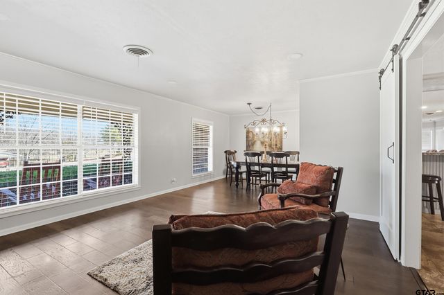 306 Dellwood Drive, Mount Pleasant, TX 75455