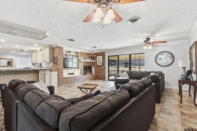 306 Dellwood Drive, Mount Pleasant, TX 75455