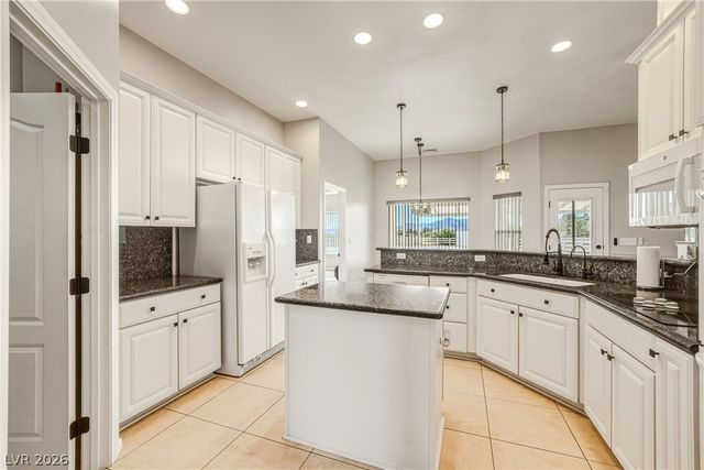 880 Benson Circle, Pahrump, NV 89060