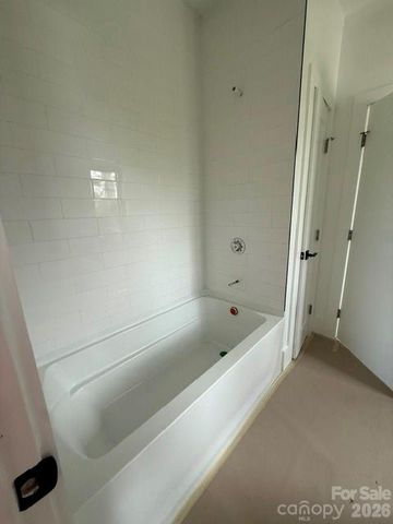 3 Locust Street, Asheville, NC 28804