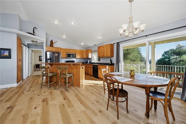 19093 Ravenhill Road, Hidden Valley Lake, CA 95467