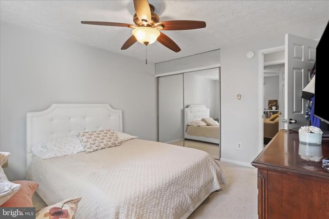 207 N LAURA ANNE DR, Sterling, VA 20164