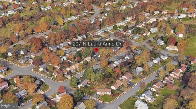 207 N LAURA ANNE DR, Sterling, VA 20164