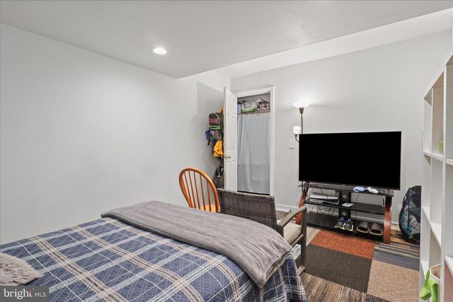 207 N LAURA ANNE DR, Sterling, VA 20164