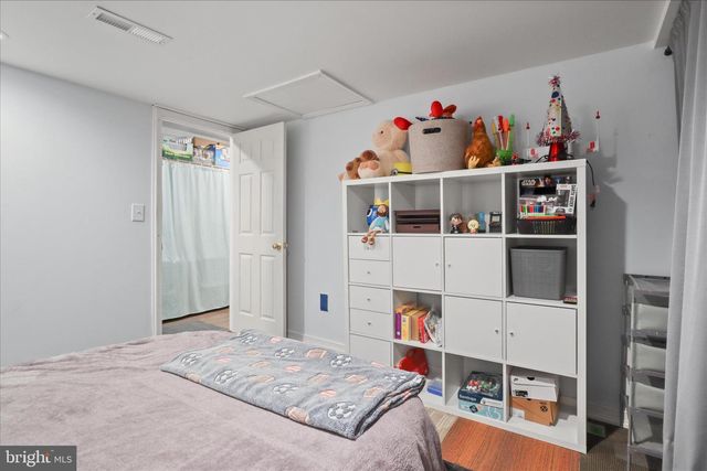 207 N LAURA ANNE DR, Sterling, VA 20164