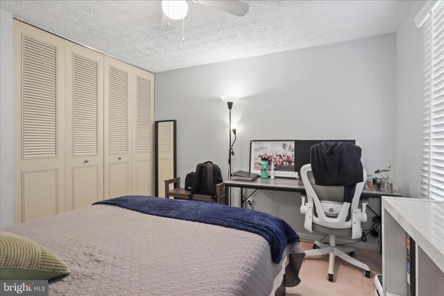 207 N LAURA ANNE DR, Sterling, VA 20164