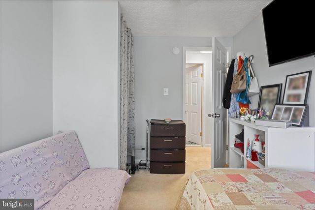 207 N LAURA ANNE DR, Sterling, VA 20164