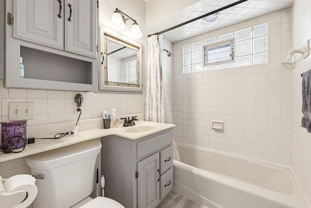 3421 S 80th STREET, Milwaukee, WI 53219