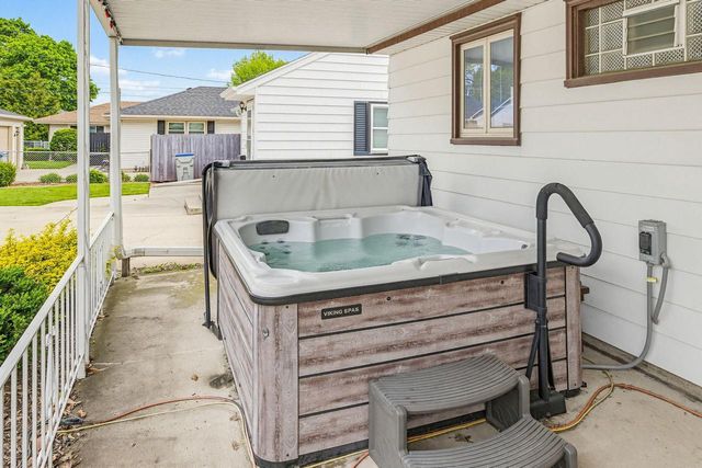 3421 S 80th STREET, Milwaukee, WI 53219