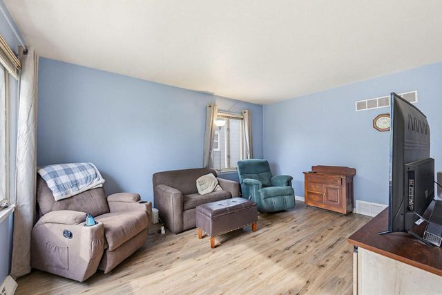 3421 S 80th STREET, Milwaukee, WI 53219