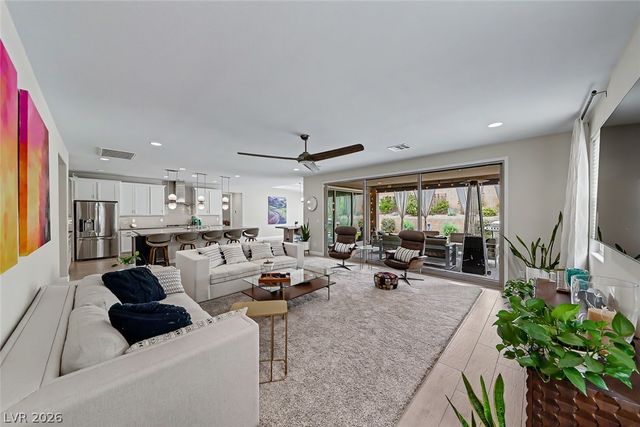 5937 Villa Loma Street, Las Vegas, NV 89148