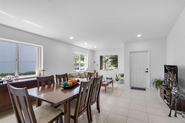 20869 NW 4th St, Pembroke Pines, FL 33029