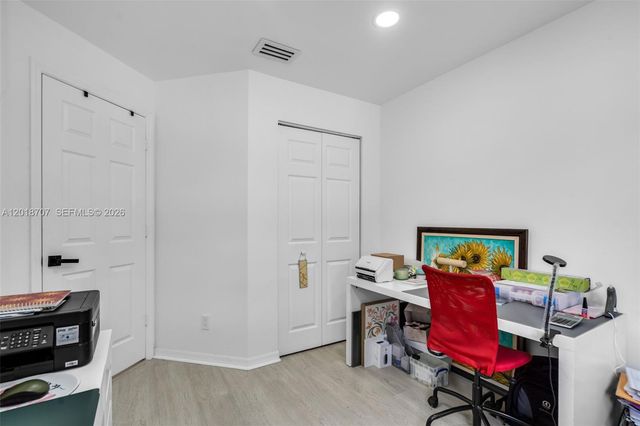 20869 NW 4th St, Pembroke Pines, FL 33029