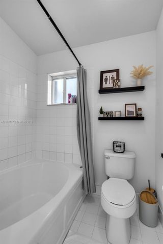 20869 NW 4th St, Pembroke Pines, FL 33029