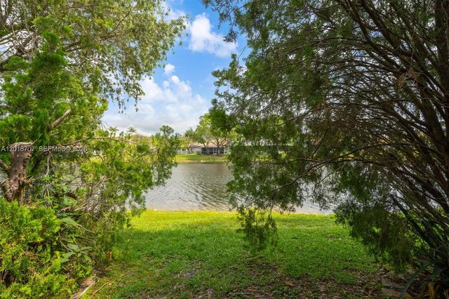 20869 NW 4th St, Pembroke Pines, FL 33029